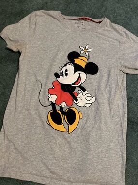 Disney Minnie Mouse Heather Gray Tee with Red & Yellow Graphic